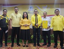 Yohanes Ontot dan Susana Herpena Terima SK Dari Partai Golkar