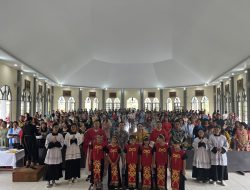 Wabup Sanggau Hadiri Misa Perdana Pastor Philipus Gunung di Paroki Mukok